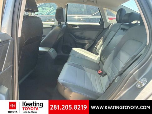 Used 2025 Volkswagen Jetta SE FWD image 10