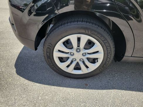 Certified 2023 Kia Soul LX FWD image 30
