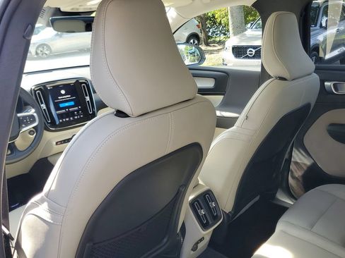 Certified 2026 Volvo XC40 B5 Plus AWD/4WD image 13