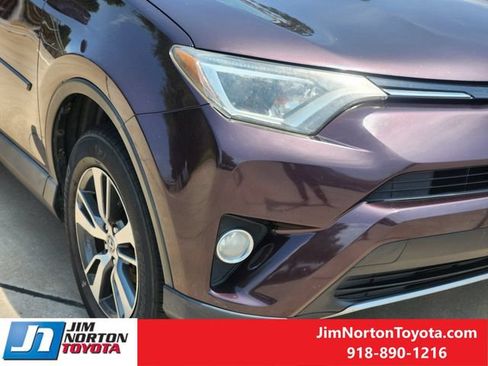 Used 2018 Toyota RAV4 XLE w/ Plus Extra Value Package FWD image 10