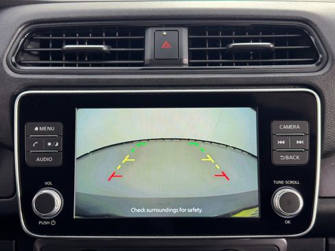 Used 2025 Nissan Leaf S image 23