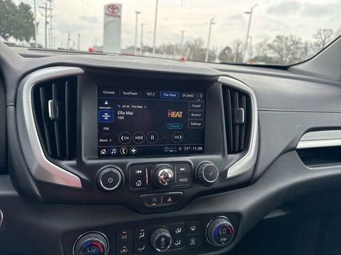 Used 2023 GMC Terrain SLT w/ Elevation Edition image 33