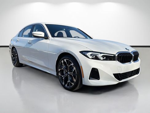 Used 2026 BMW 330i Sedan w/ Parking Assistance Package RWD image 1