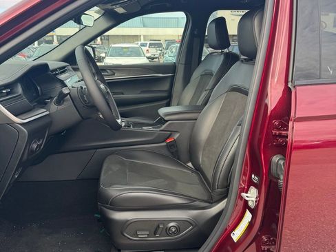 New 2026 Jeep Grand Cherokee Altitude AWD/4WD image 11