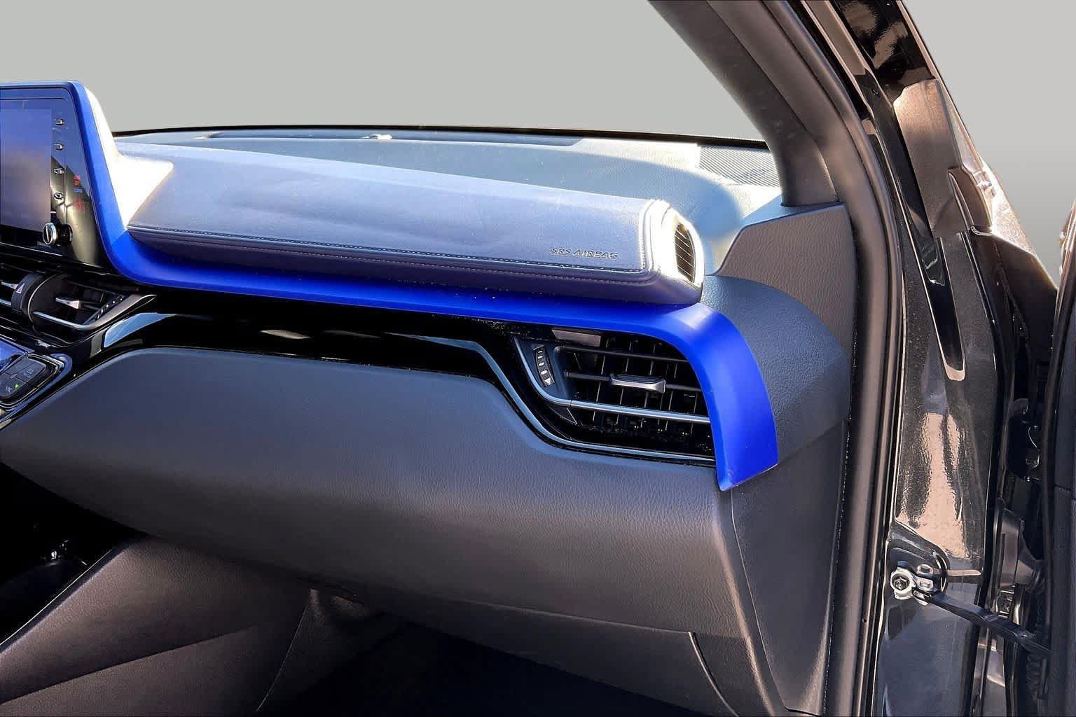 Used 2022 Toyota C-HR XLE FWD image 18