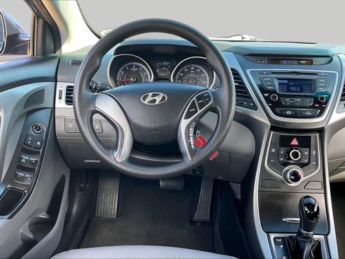 Used 2015 Hyundai Elantra SE FWD image 5