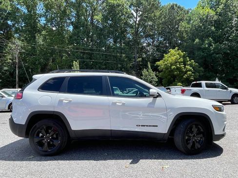 Used 2020 Jeep Cherokee Latitude Plus image 12