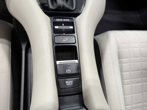 Certified 2024 Honda HR-V LX image 27