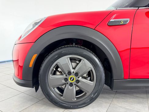 Certified 2024 MINI Cooper SE image 11
