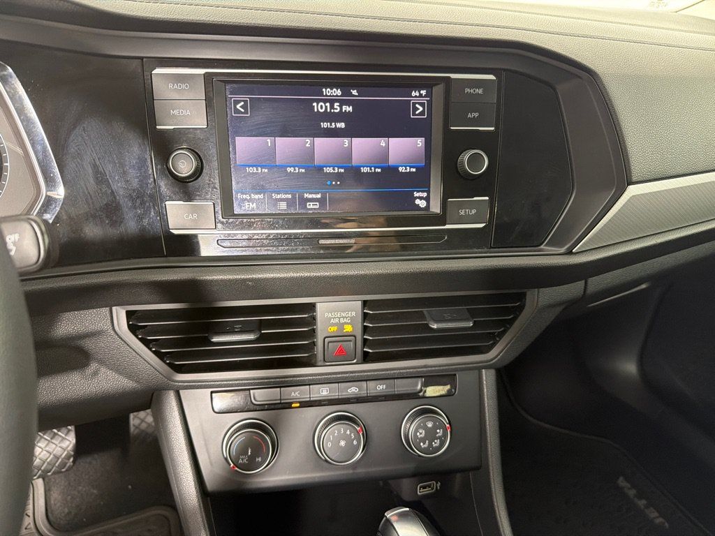 Used 2019 Volkswagen Jetta SE FWD image 15