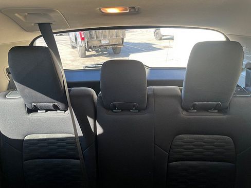 Used 2024 Nissan Pathfinder SV image 18