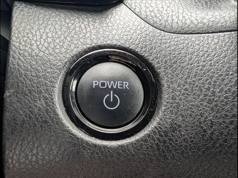 Used 2025 Toyota Camry SE FWD image 11