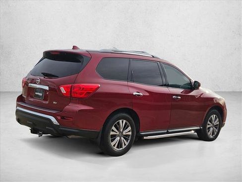 Used 2020 Nissan Pathfinder SV image 5