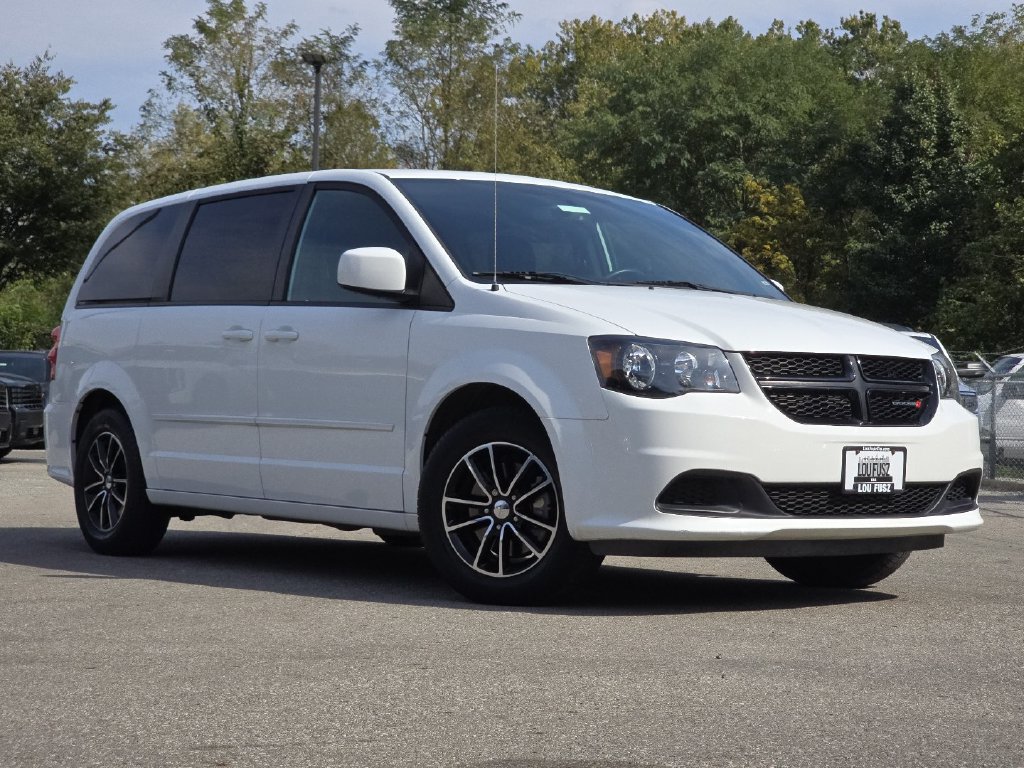 Used 2017 Dodge Grand Caravan SE FWD image 2