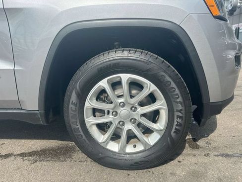 Used 2021 Jeep Grand Cherokee Laredo X AWD/4WD image 12