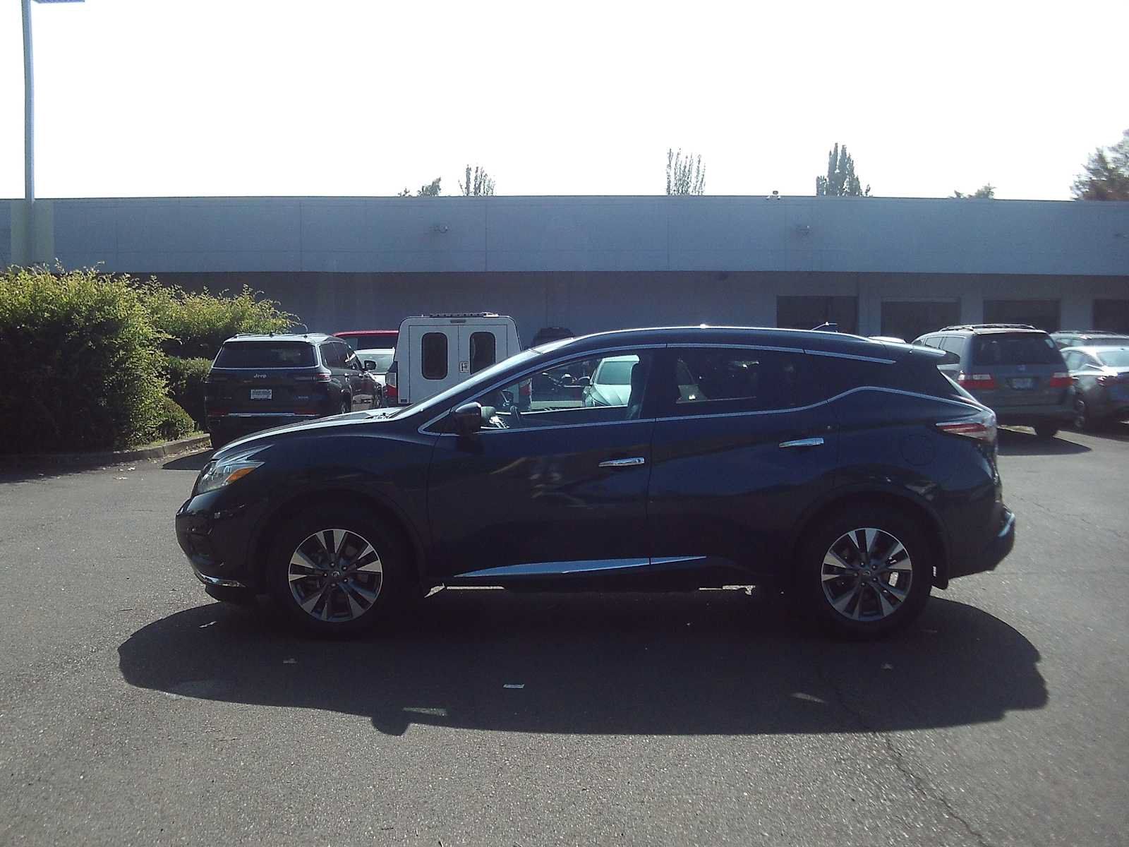 Used 2017 Nissan Murano SL w/ SL Technology Package AWD/4WD image 2