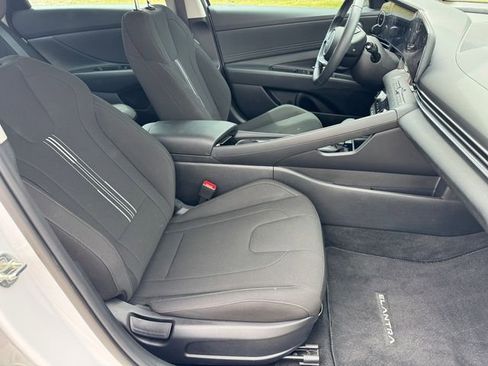Used 2024 Hyundai Elantra SEL w/ Convenience Package FWD image 13