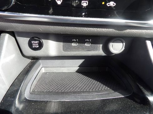 Used 2024 Nissan Rogue S image 19