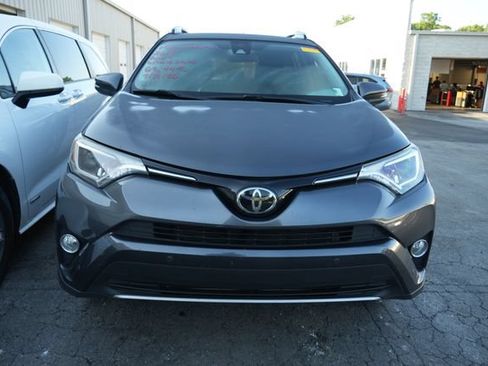 Used 2018 Toyota RAV4 XLE FWD image 2
