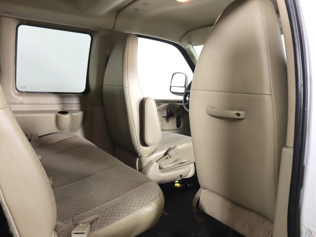 Used 2010 Chevrolet Express 1500 LS RWD image 27
