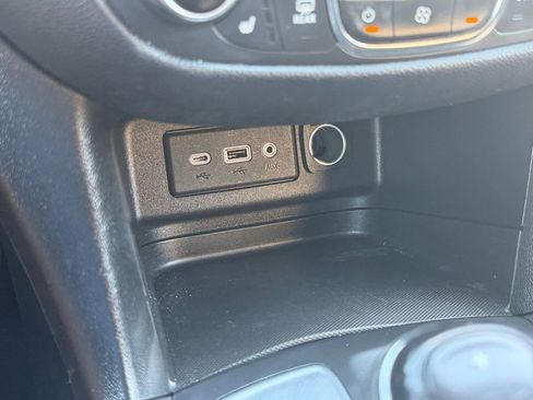 Used 2021 Chevrolet Equinox LT FWD image 22