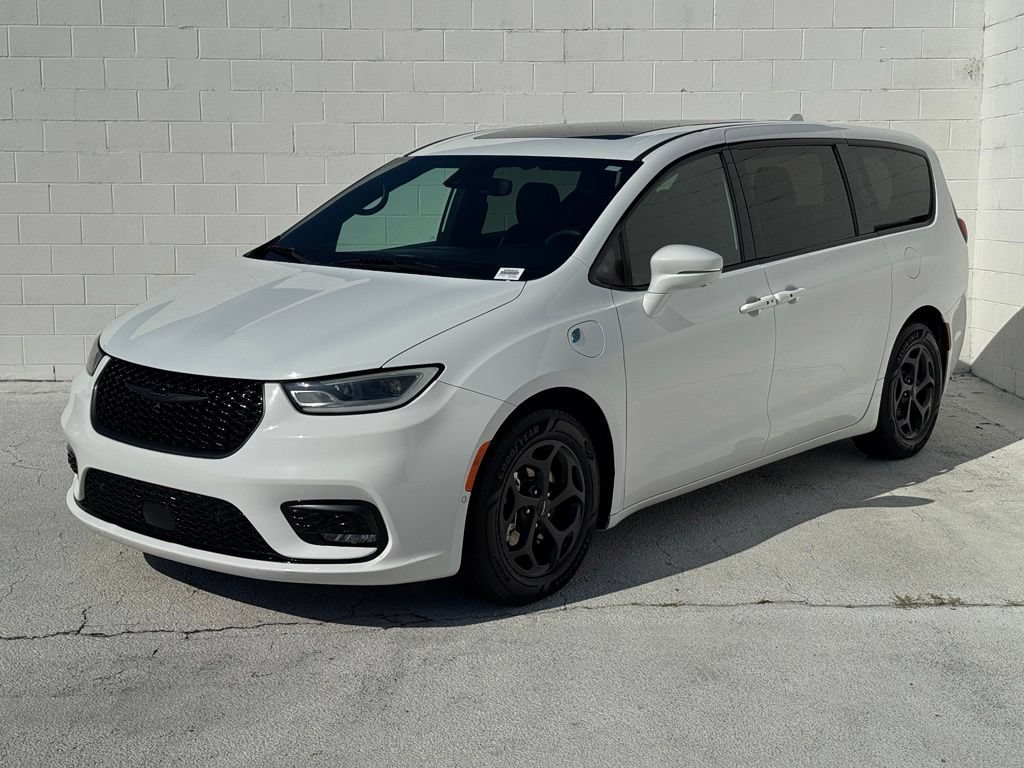 Used 2022 Chrysler Pacifica Limited w/ S Appearance Package FWD image 11