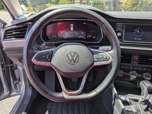 Used 2024 Volkswagen Jetta SE image 18
