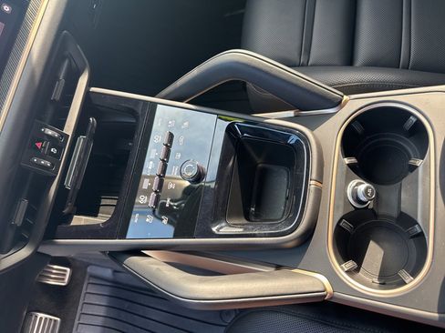 Used 2024 Porsche Cayenne Turbo GT image 36