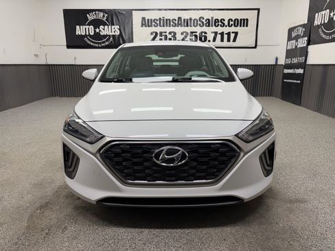 Used 2020 Hyundai Ioniq SE image 5
