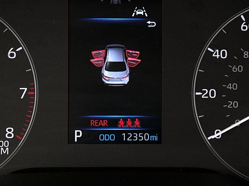 Used 2025 Toyota Corolla LE FWD image 17