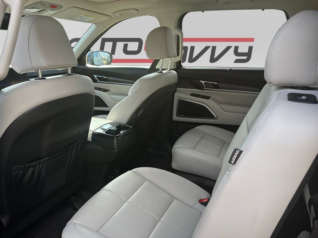 Used 2023 Kia Telluride EX w/ EX Captain's Chair Package FWD image 17