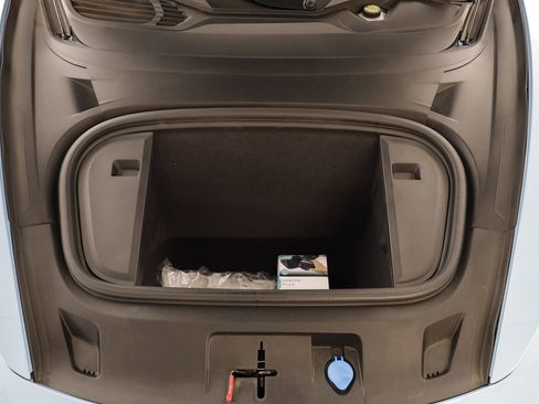 Used 2023 Porsche Taycan image 35