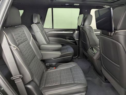 Used 2025 Cadillac Escalade V w/ LPO, ONYX Package AWD/4WD image 20