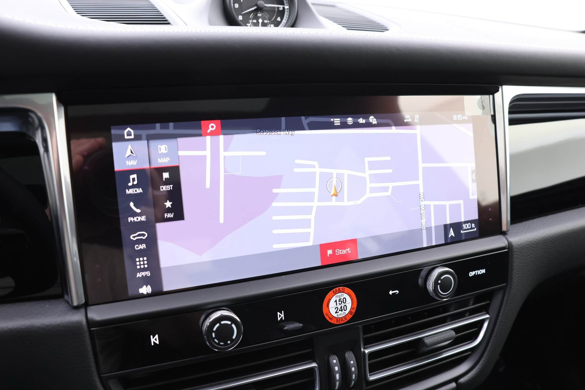 Used 2025 Porsche Macan AWD/4WD image 8