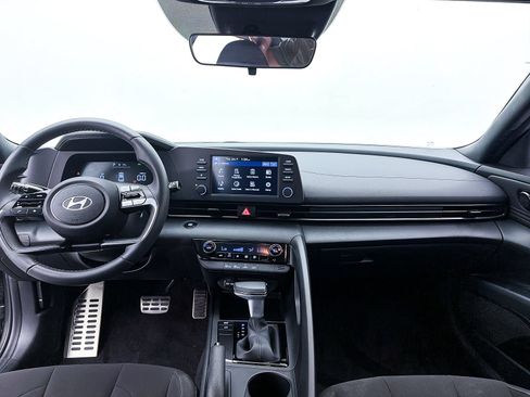 Used 2025 Hyundai Elantra Sport FWD image 24