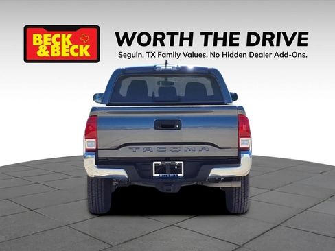 Used 2017 Toyota Tacoma SR5 image 6