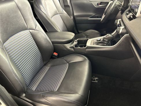 Used 2022 Toyota RAV4 XSE AWD/4WD image 27