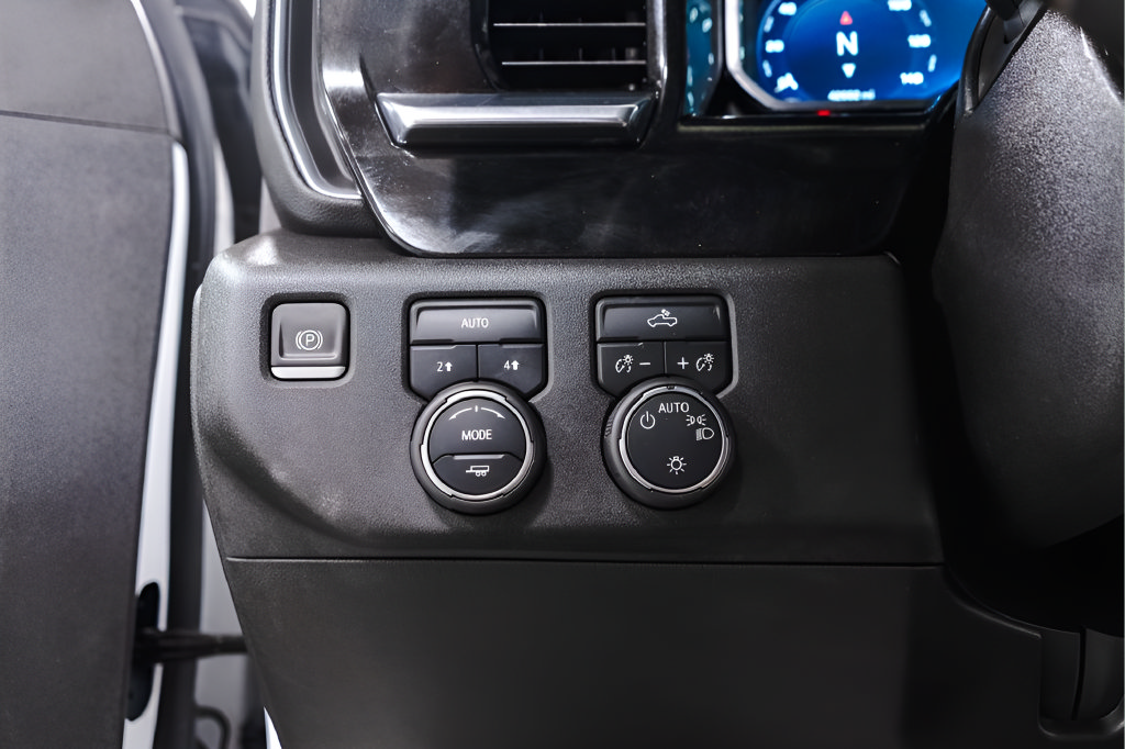 Used 2023 Chevrolet Silverado 1500 LT AWD/4WD image 20
