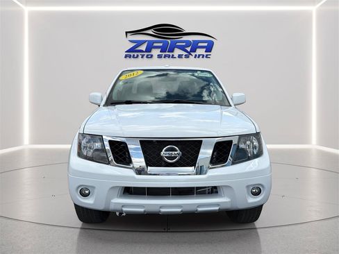 Used 2012 Nissan Frontier PRO-4X AWD/4WD image 2