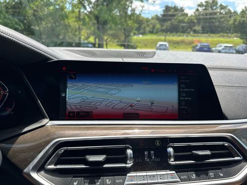 Used 2022 BMW X5 xDrive40i AWD/4WD image 19