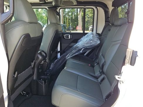 New 2026 Jeep Gladiator Mojave AWD/4WD image 11