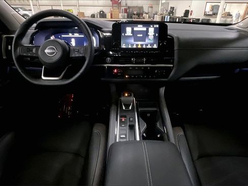 Used 2024 Nissan Pathfinder Platinum w/ Cargo Package image 14