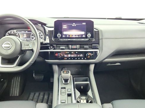 Used 2025 Nissan Pathfinder SV FWD image 33