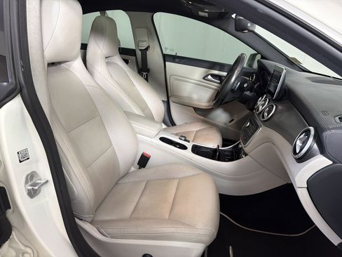 Used 2015 Mercedes-Benz CLA 250 4MATIC image 24