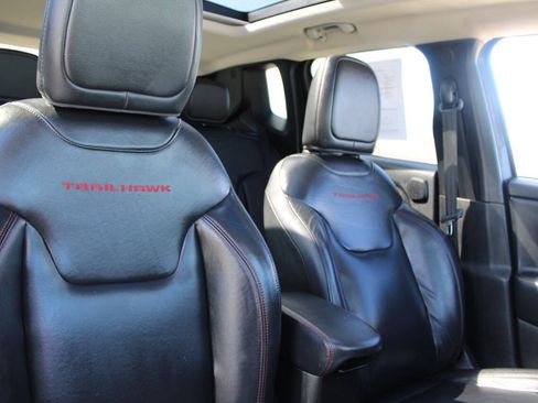Used 2021 Jeep Renegade Trailhawk w/ Sun & Sound Group AWD/4WD image 14