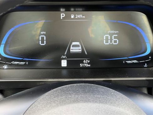 Used 2025 Hyundai Elantra Sport image 31