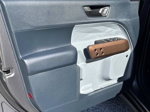 Used 2024 Ford Maverick Lariat image 17