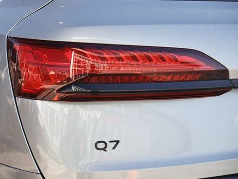 Certified 2025 Audi Q7 2.0T Premium Plus w/ Premium Plus Package image 10