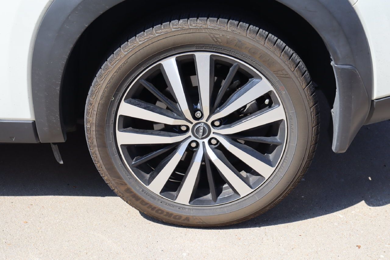 Used 2024 Nissan Pathfinder Platinum w/ Cargo Package FWD image 32