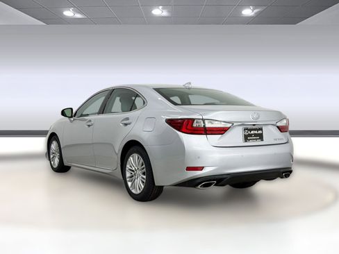 Used 2016 Lexus ES 350 w/ Premium Package w/Wood Trim FWD image 3